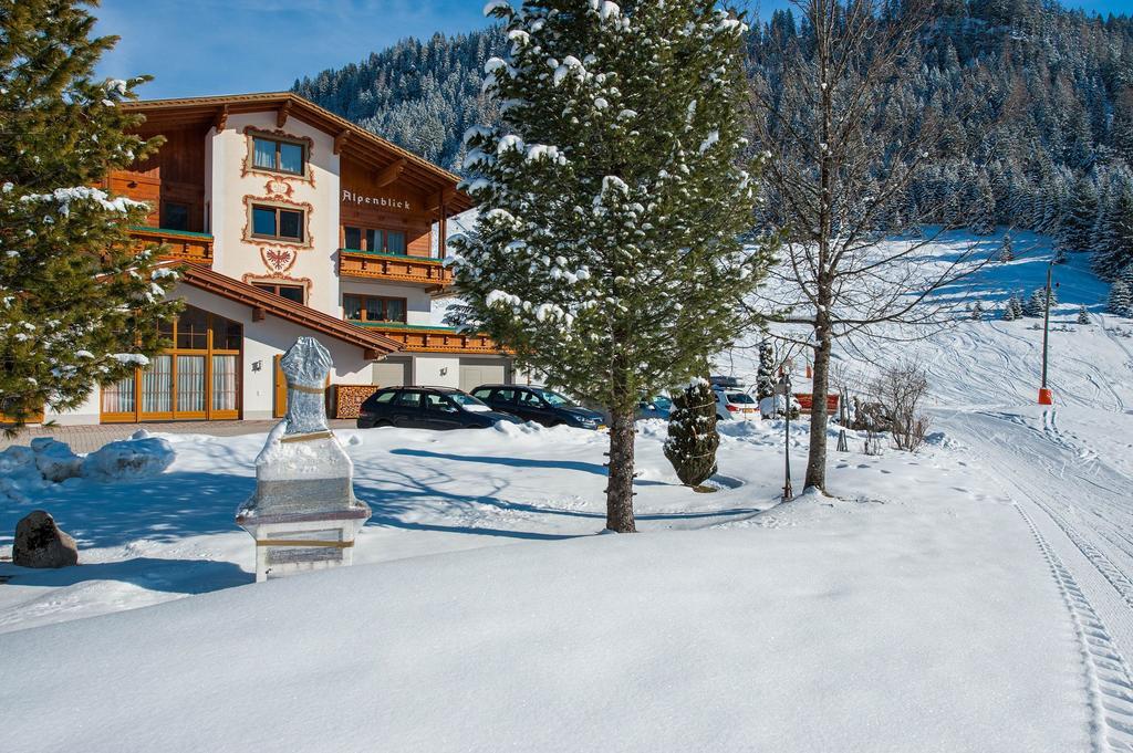 Gaestehaus Alpenblick Berwang Bagian luar foto