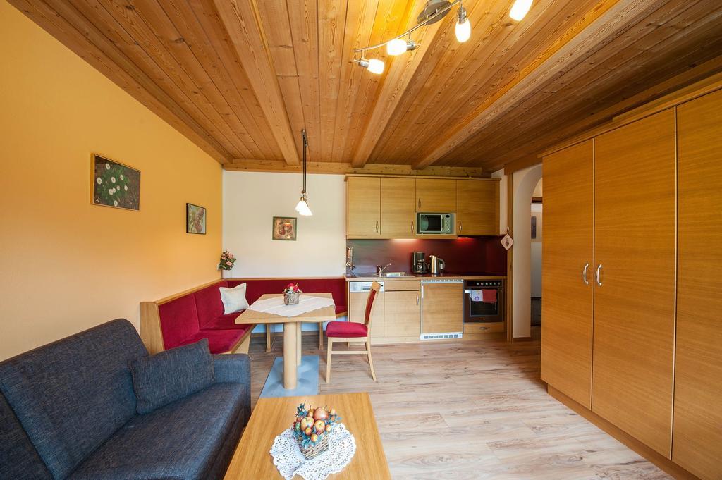 Gaestehaus Alpenblick Berwang Bagian luar foto